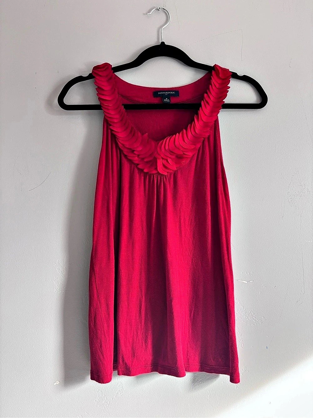 Banana Republic Red Ruffle Neck Tank Top in Size Medium